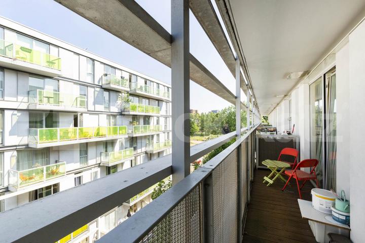 Located within a new development is this large studio with Balcony  New River Village, Crouch End / Hornsey